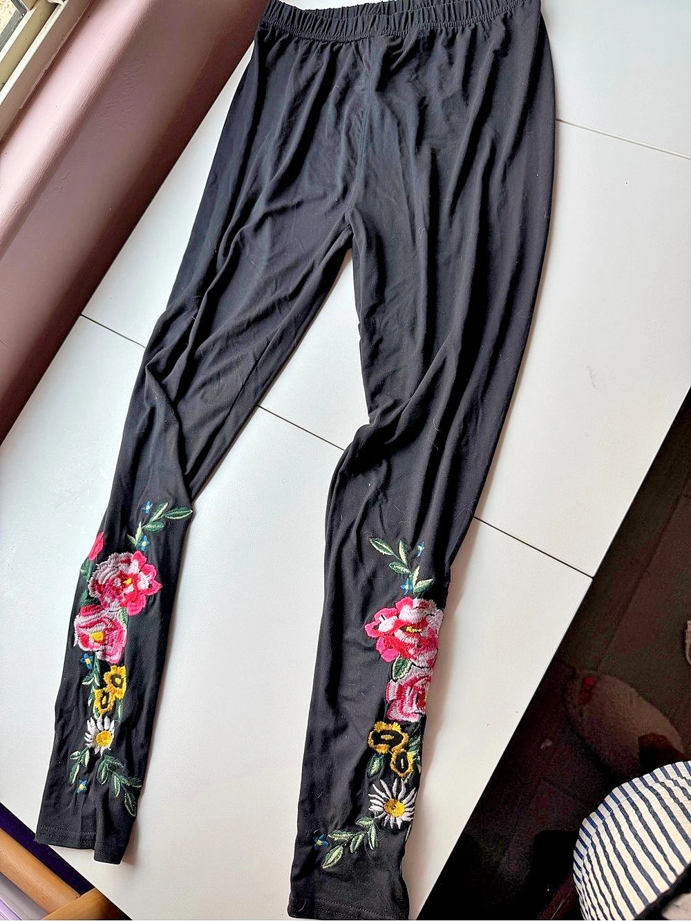 AGNES & DORA Floral Embroidered Black Leggings